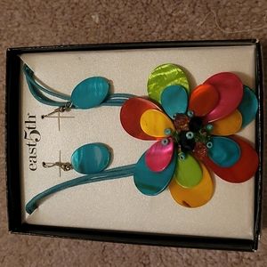 Necklace and earrings set